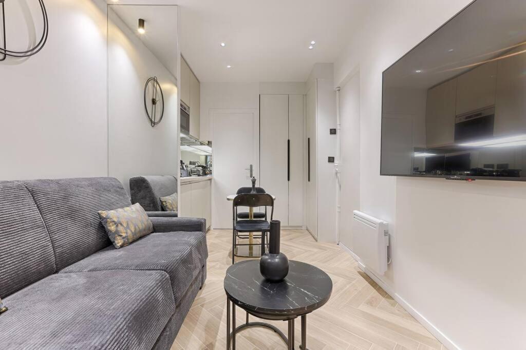 Magnifique Appartement Magenta Paris Exteriör bild